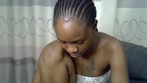 Snapshot of fine_queen12 chatting on 5, 12, 2024 fine_queen12 online show from 5, 12, 2024