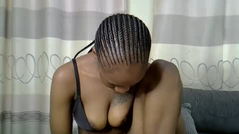 Snapshot of fine_queen12 chatting on 20, 1, 2025 fine_queen12 online show from 20, 1, 2025