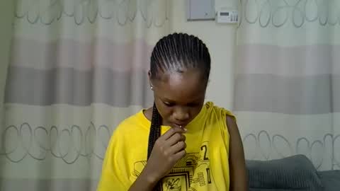 Snapshot of fine_queen12 chatting on 5, 2, 2025 fine_queen12 online show from 5, 2, 2025