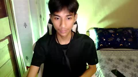Snapshot of fineboii_rey18 chatting on 11, 9, 2025 fineboii_rey18 online show from 11, 9, 2025