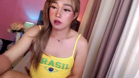 NICOLE KATE  online show from 24, 2, 2025