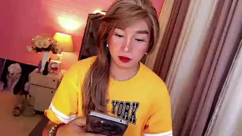 NICOLE KATE  online show from 7, 3, 2025