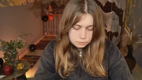 fiora online show from 27, 10, 2025