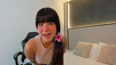 F I O R E L L A  online show from 25, 11, 2025