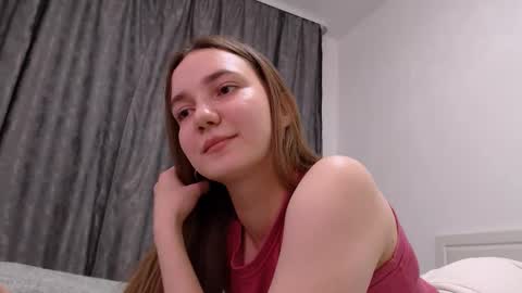 fireflies_fly_ online show from 2, 11, 2025