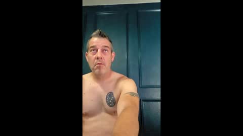Snapshot of fitdaddylove chatting on 20, 4, 2026 FitDaddy online show from 20, 4, 2026
