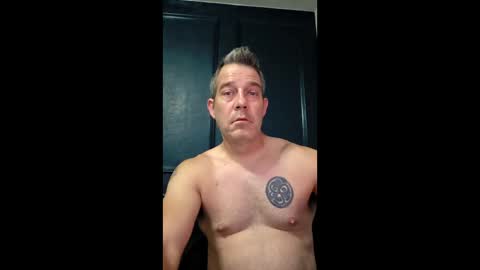 Snapshot of fitdaddylove chatting on 1, 5, 2026 FitDaddy online show from 1, 5, 2026