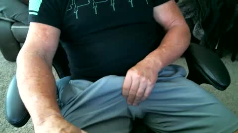 Snapshot of fitguy40 chatting on 4, 3, 2025 fitguy40 online show from 4, 3, 2025