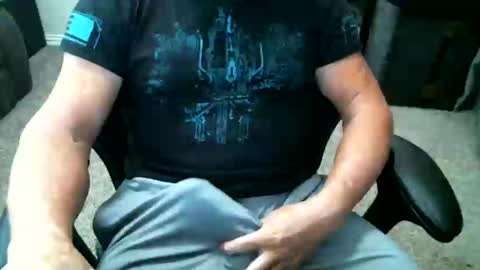 Snapshot of fitguy40 chatting on 10, 9, 2025 fitguy40 online show from 10, 9, 2025