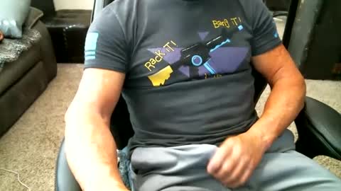 Snapshot of fitguy40 chatting on 2, 10, 2025 fitguy40 online show from 2, 10, 2025