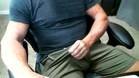 Snapshot of fitguy40 chatting on 6, 11, 2025 fitguy40 online show from 6, 11, 2025