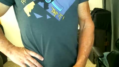 Snapshot of fitguy40 chatting on 13, 11, 2025 fitguy40 online show from 13, 11, 2025