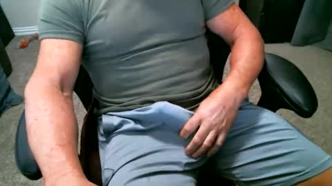 Snapshot of fitguy40 chatting on 23, 11, 2025 fitguy40 online show from 23, 11, 2025