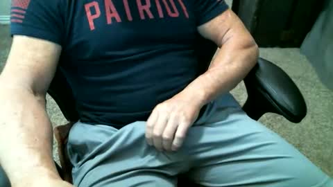 Snapshot of fitguy40 chatting on 29, 11, 2025 fitguy40 online show from 29, 11, 2025