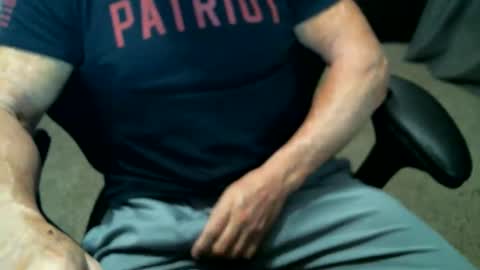 Snapshot of fitguy40 chatting on 14, 5, 2026 fitguy40 online show from 14, 5, 2026
