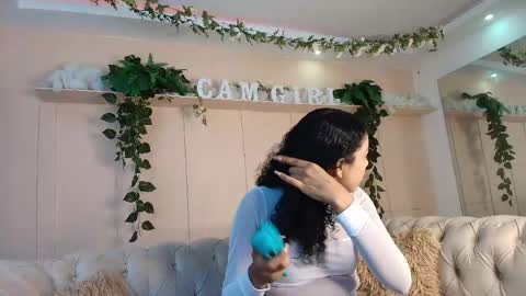 Snapshot of flavia_cruz chatting on 25, 5, 2026 Flavia online show from 25, 5, 2026