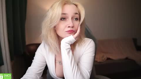 Snapshot of fleurdelisa chatting on 5, 7, 2026 Lisa online show from 5, 7, 2026