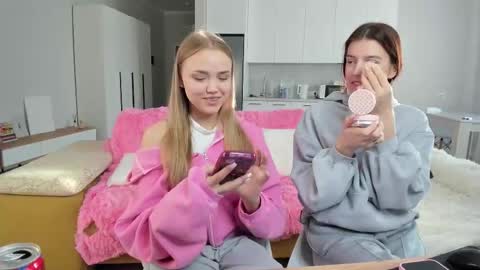 Mona online show from 26, 10, 2025