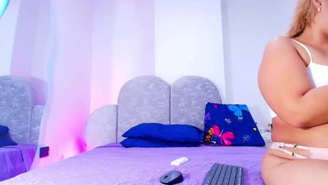 Snapshot of flordecayena_ chatting on 4, 6, 2026 Flordecayena online show from 4, 6, 2026