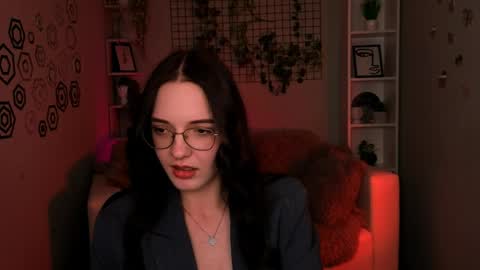 florence_barker online show from 4, 5, 2026