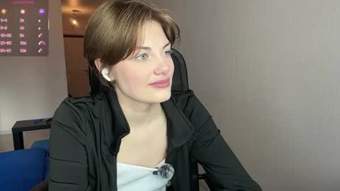 Snapshot of florenceheatly chatting on 3, 6, 2026 Flora online show from 3, 6, 2026