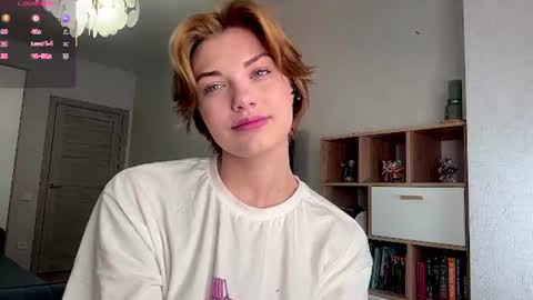 Snapshot of florenceheatly chatting on 24, 7, 2026 Flora online show from 24, 7, 2026