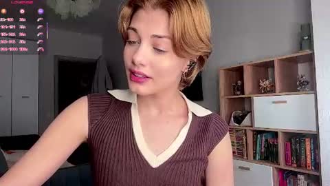 Snapshot of florenceheatly chatting on 25, 7, 2026 Flora online show from 25, 7, 2026