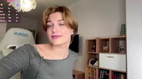 Snapshot of florenceheatly chatting on 26, 7, 2026 Flora online show from 26, 7, 2026