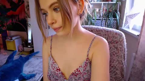 Snapshot of flower_elf chatting on 7, 3, 2025 flower_elf online show from 7, 3, 2025