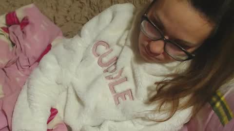 say meow and send tip  online show from 24, 12, 2024