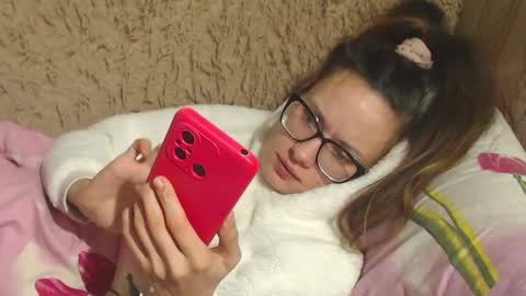 say meow and send tip  online show from 24, 12, 2024