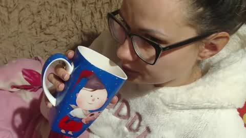 say meow and send tip  online show from 27, 12, 2024