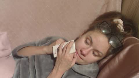 say meow and send tip  online show from 3, 12, 2025