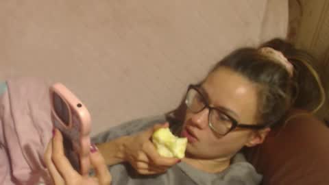 say meow and send tip  online show from 21, 11, 2025