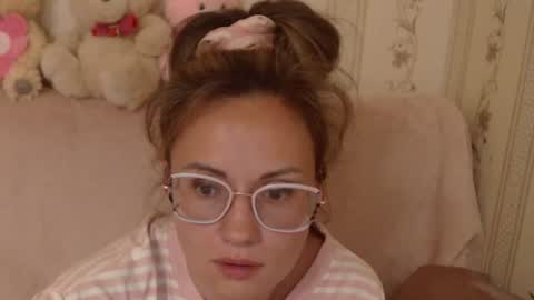 Snapshot of flowercandydoll1313 chatting on 28, 6, 2026 say meow and send tip online show from 28, 6, 2026