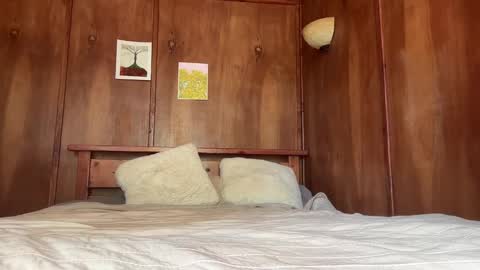 Flowergirl online show from 6, 11, 2025