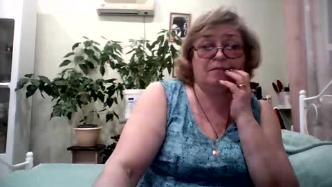 Flowerlower online show from 3, 2, 2025