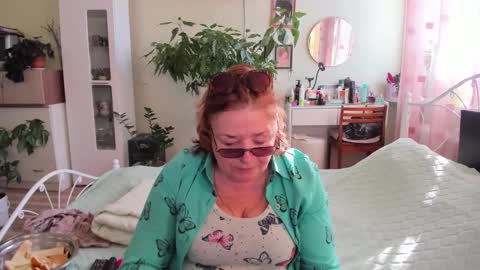 Flowerlower online show from 1, 10, 2025