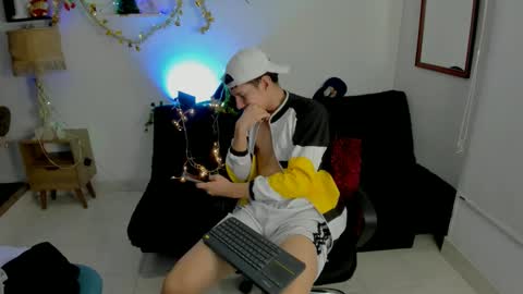 flowers109 online show from 27, 12, 2024