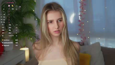 Snapshot of fluffy_angel chatting on 10, 12, 2024 Adeline online show from 10, 12, 2024