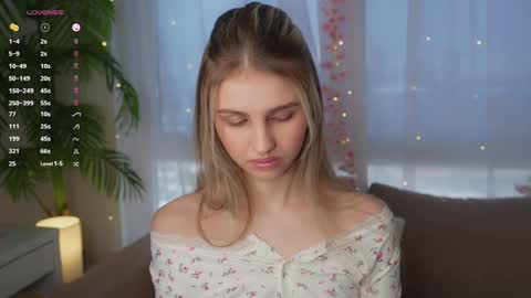 Snapshot of fluffy_angel chatting on 16, 12, 2024 Adeline online show from 16, 12, 2024