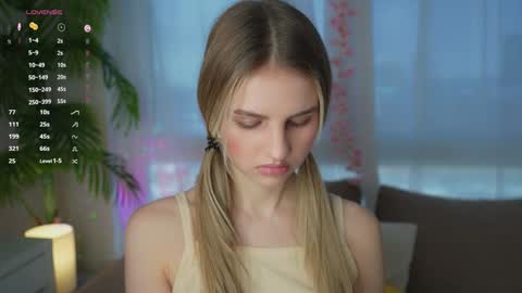 Snapshot of fluffy_angel chatting on 17, 12, 2024 Adeline online show from 17, 12, 2024