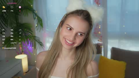 Snapshot of fluffy_angel chatting on 26, 12, 2024 Adeline online show from 26, 12, 2024