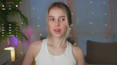 Snapshot of fluffy_angel chatting on 11, 1, 2025 Adeline online show from 11, 1, 2025