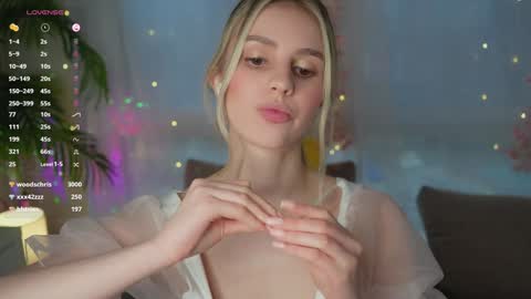 Snapshot of fluffy_angel chatting on 29, 1, 2025 Adeline online show from 29, 1, 2025