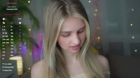 Snapshot of fluffy_angel chatting on 30, 1, 2025 Adeline online show from 30, 1, 2025