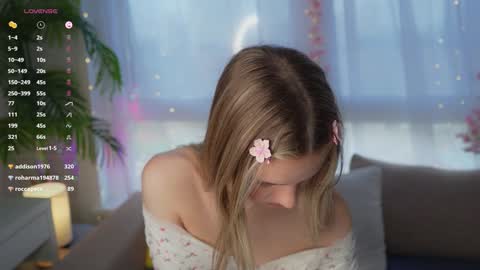 Snapshot of fluffy_angel chatting on 6, 2, 2025 Adeline online show from 6, 2, 2025