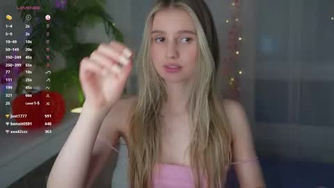 Snapshot of fluffy_angel chatting on 12, 2, 2025 Adeline online show from 12, 2, 2025