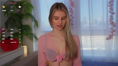 Snapshot of fluffy_angel chatting on 19, 2, 2025 Adeline online show from 19, 2, 2025