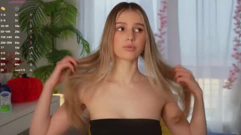 Snapshot of fluffy_angel chatting on 11, 3, 2025 Adeline online show from 11, 3, 2025